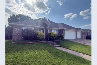 3607 Heatherbrook Drive, Arlington, TX 76001 - Photo 1