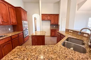 529 Olympia St, DeSoto, TX 75115 - Photo 12