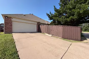 529 Olympia St, DeSoto, TX 75115 - Photo 20