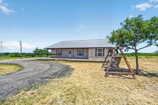 901 Marion Rd, Venus, TX 76084 - Photo 2