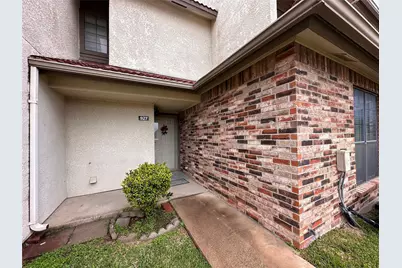 927 Turtle Cove #134, Irving, TX 75060 - Photo 2