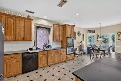 1411 Chateau Lane, Mansfield, TX 76063 - Photo 16