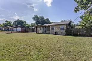 4403 Daugherty Ct, Granbury, TX 76049 - Photo 4