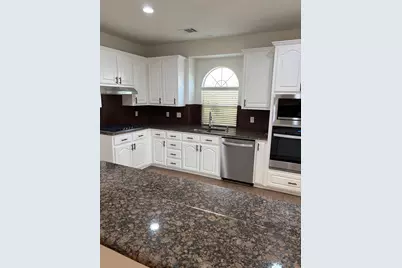 404 Belmont Court, Lewisville, TX 75067 - Photo 10