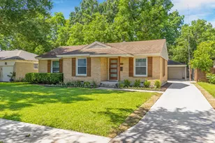 563 Hambrick Rd, Dallas, TX 75218 - Photo 2