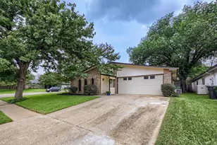 4117 Brookmoor Dr, Arlington, TX 76016 - Photo 2