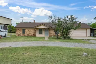 704 Land of Goshen Dr, Springtown, TX 76082 - Photo 10