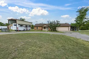 704 Land of Goshen Dr, Springtown, TX 76082 - Photo 12