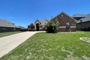 2184 Liriope Ln, Waxahachie, TX 75165 - Photo 2