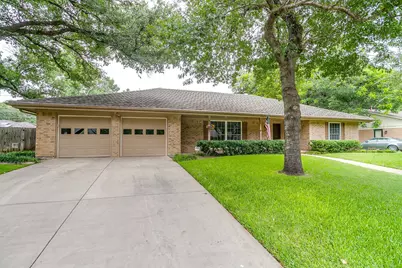 8520 Marys Creek Drive, Benbrook, TX 76116 - Photo 2