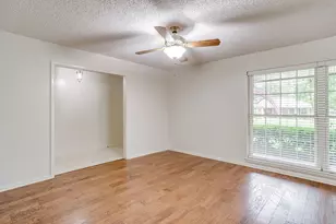 8520 Marys Creek Dr, Benbrook, TX 76116 - Photo 8
