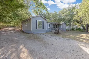 424 Wilshire Ave, Azle, TX 76020 - Photo 2