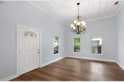 607 W 3rd Street, Eddy, TX 76524 - Photo 2