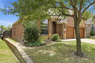 15316 Mallard Creek St, Fort Worth, TX 76262 - Photo 2