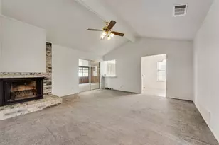 902 Dawnview St, Arlington, TX 76014 - Photo 4