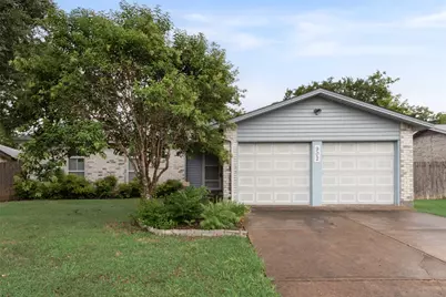902 Dawnview Street, Arlington, TX 76014 - Photo 1