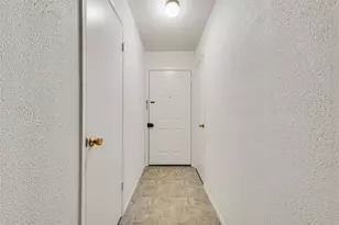 902 Dawnview St, Arlington, TX 76014 - Photo 2