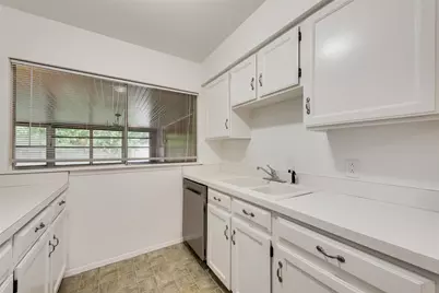 902 Dawnview Street, Arlington, TX 76014 - Photo 8