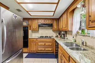 1549 Oak Creek Dr, Lewisville, TX 75077 - Photo 10