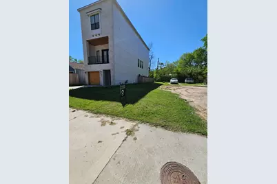 910 Muncie Avenue, Dallas, TX 75212 - Photo 1