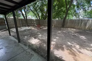 607 S Broad St, Saint Jo, TX 76265 - Photo 22