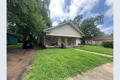 828 E Price Street, Paris, TX 75460 - Photo 1