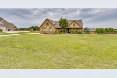 155 Cornerstone Lane, Springtown, TX 76082 - Photo 4