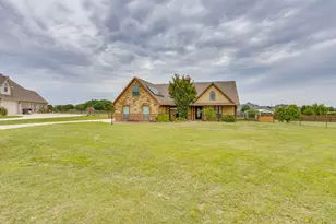 155 Cornerstone Ln, Springtown, TX 76082 - Photo 4