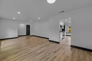 3950 Cypress Wood Ct, Fort Worth, TX 76133 - Photo 8