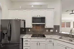 1825 Walters Dr, Plano, TX 75023 - Photo 6