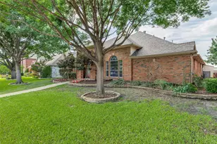 1825 Walters Dr, Plano, TX 75023 - Photo 2