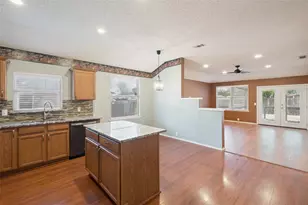 1717 Berkeley Dr, Glenn Heights, TX 75154 - Photo 6