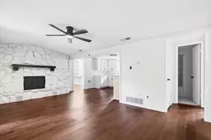 215 Folly Beach Dr, Lake Dallas, TX 75065 - Photo 2