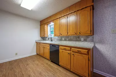 820 N Avenue A, Springtown, TX 76082 - Photo 8