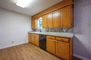 820 N Ave A, Springtown, TX 76082 - Photo 8