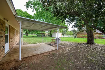 820 N Avenue A, Springtown, TX 76082 - Photo 20