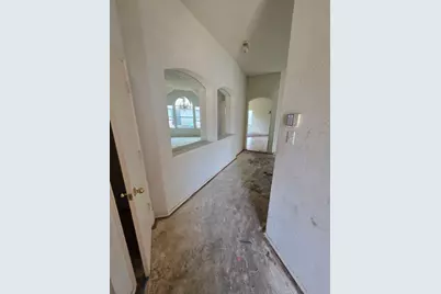 608 Prairie Gulch Drive, Fort Worth, TX 76140 - Photo 2