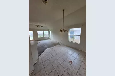 608 Prairie Gulch Drive, Fort Worth, TX 76140 - Photo 4