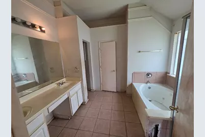 608 Prairie Gulch Drive, Fort Worth, TX 76140 - Photo 12