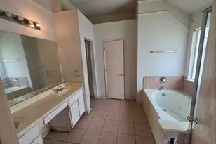 608 Prairie Gulch Dr, Fort Worth, TX 76140 - Photo 12