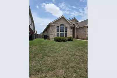 608 Prairie Gulch Drive, Fort Worth, TX 76140 - Photo 2