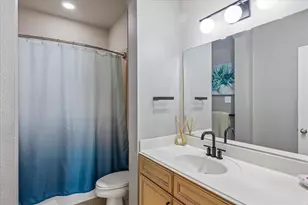 950 Henderson St, Fort Worth, TX 76102 - Photo 8