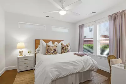 1715 Lewis Court, Dallas, TX 75206 - Photo 2