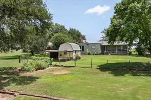 2022 Long Creek Ct, Granbury, TX 76049 - Photo 34