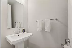 8117 Radnor Rd, Dallas, TX 75231 - Photo 16
