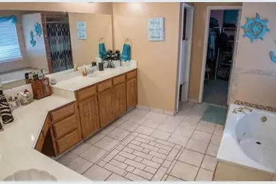2324 Boardwalk Drive, Mesquite, TX 75181 - Photo 2