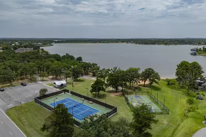 715 Kiowa Drive E, Gainesville, TX 76240 - Photo 38