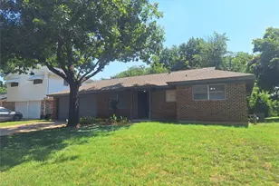 513 Simmons Dr, Euless, TX 76040 - Photo 2
