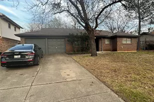 513 Simmons Dr, Euless, TX 76040 - Photo 1