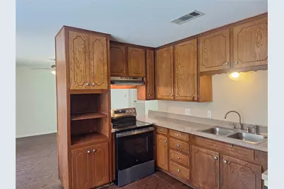 513 Simmons Drive, Euless, TX 76040 - Photo 12